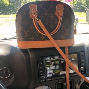 Louis Vuitton Alma bb